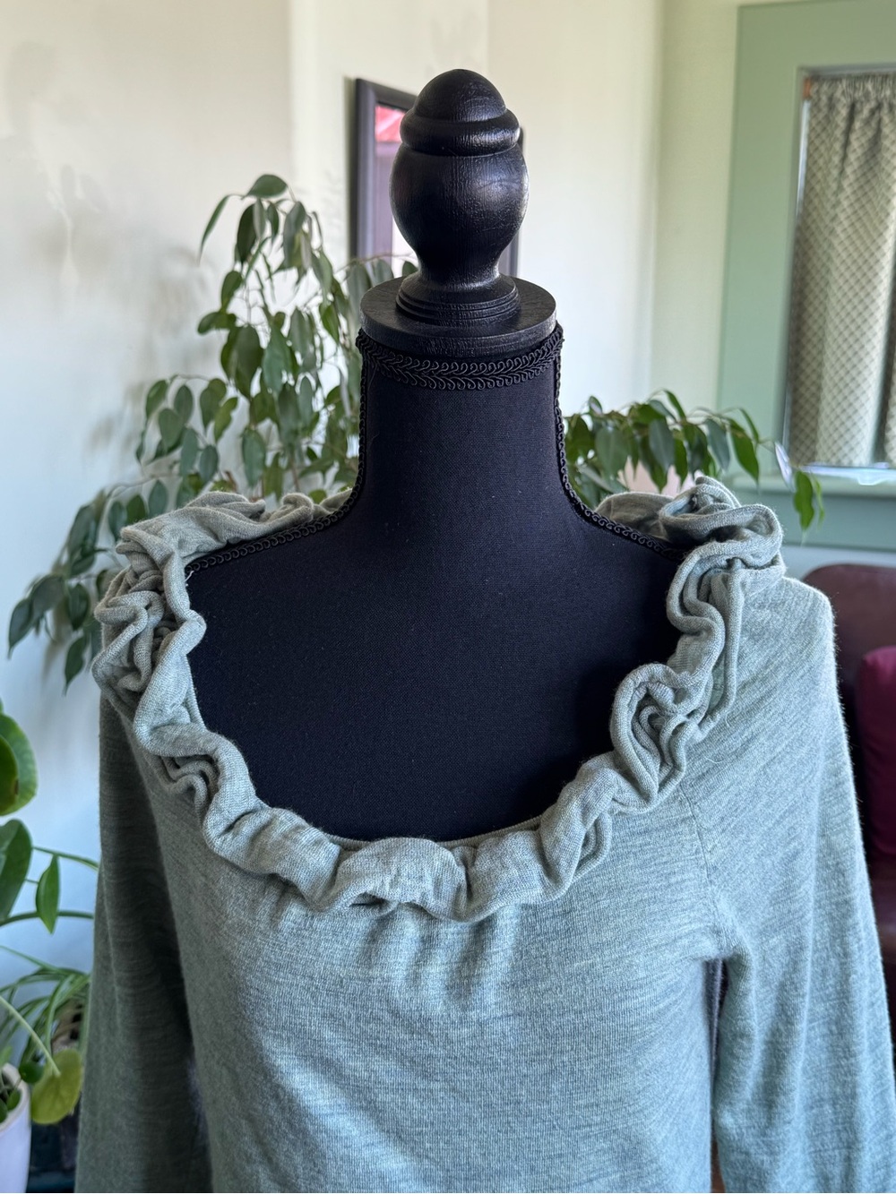 MOTH- Ruffled boat neck top - Picture 5 of 5
